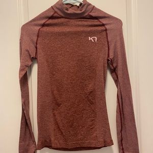 Long sleeve top with slight turtleneck